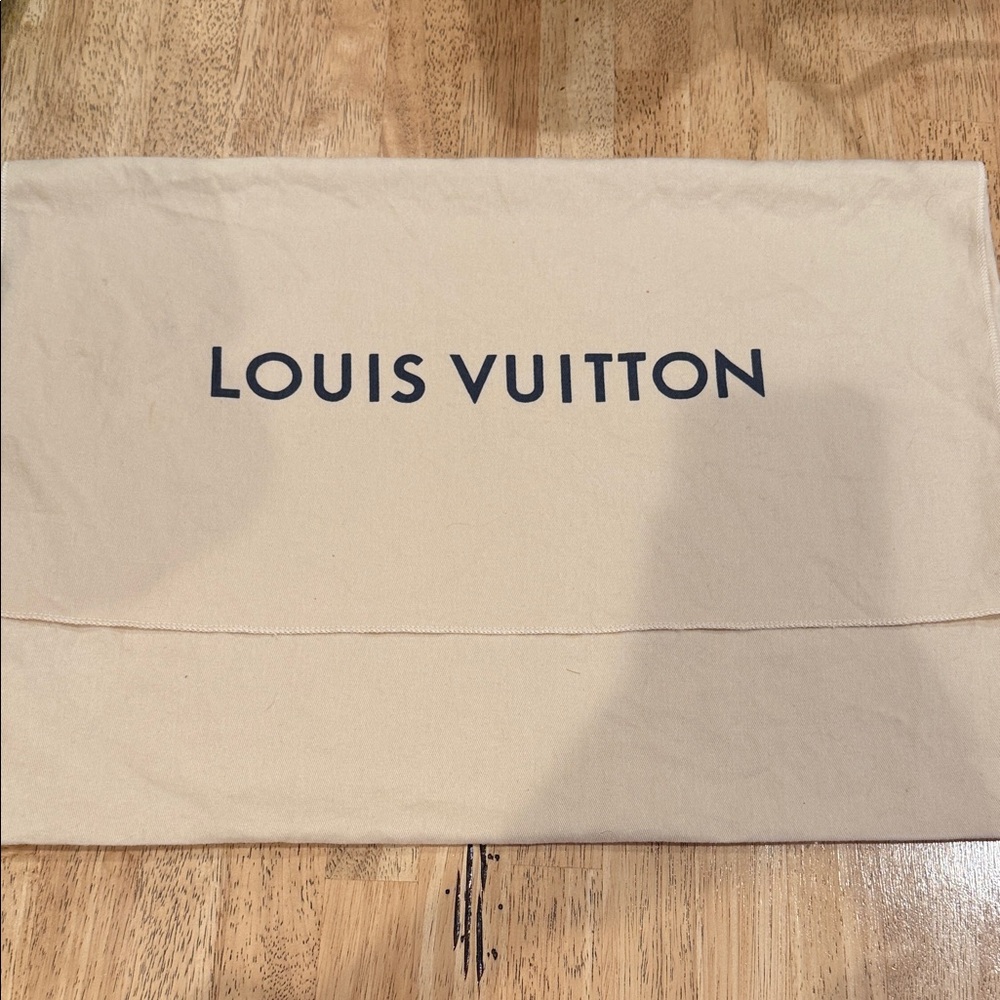 Louis Vuitton Neverfull MM 
 Brown Monogram Tote with Pink Interior - Picture 10 of 14